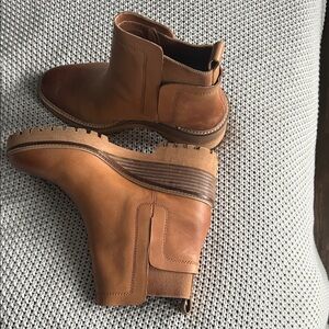 Vince Camuto Tan Leather Ankle Booties